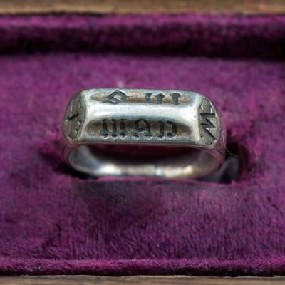 L’anneau de Jeanne d’Arc, une histoire, une relique, un message., un cadeau.