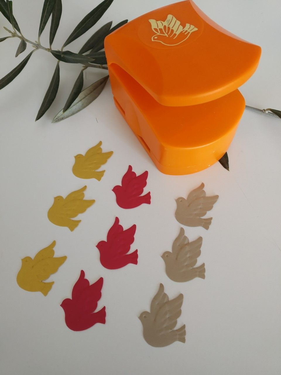 Perforatrice embossing fantaisie motif colombe 3.1 cm